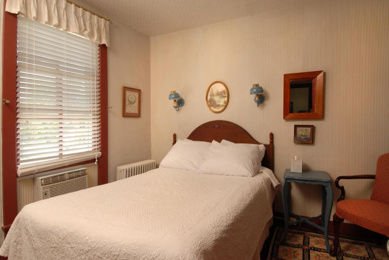The Robert Morris Inn Oxford Exterior photo